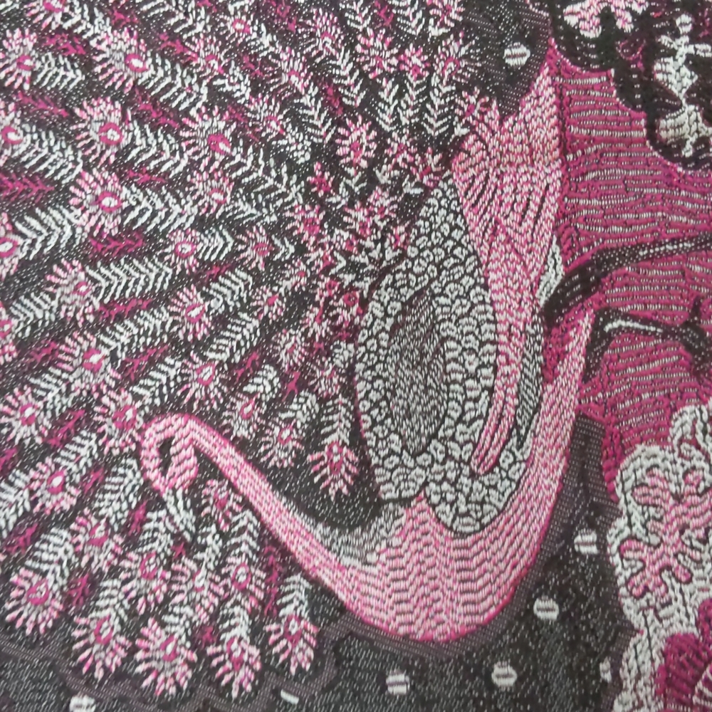 Women's Shawl with peacock pattern - Picture 3 of 4